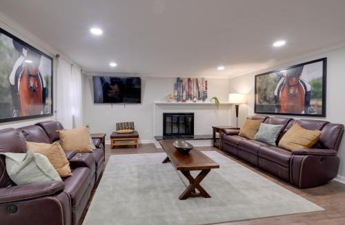 Goddard Apartment | Great for Gatherings! Modern Lanham Duplex