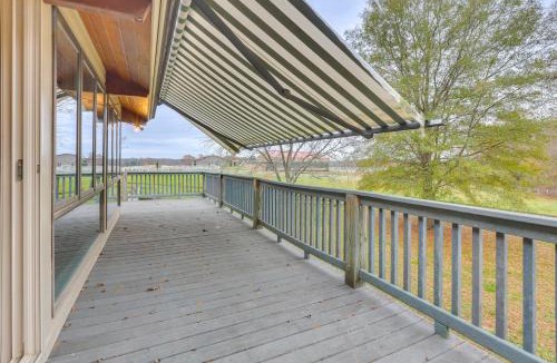 Siler City House | Great for Groups! Farmhouse in Jordan Lake Area