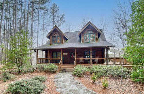 Hidden Lake House | Great for Groups! Quiet Nebo Cabin w/Lake Access