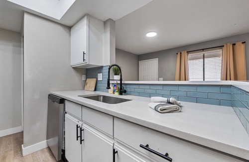 Mesa Apartment | Great for Mid/Long Stays - Pool - King Bed