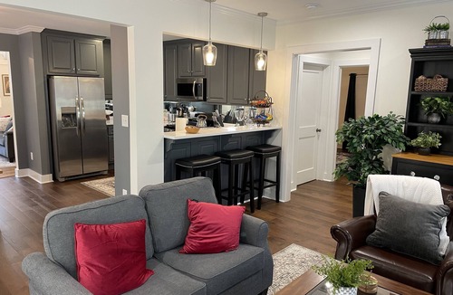 Athens House | Great for parent weekends and orientation
