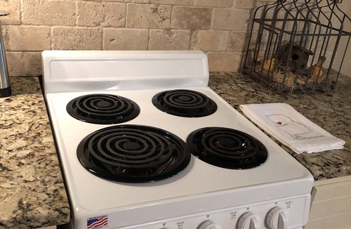 Tuscaloosa Condo | GREAT FOR TRAVELING NURSES— ABOUT 2 MILES FROM DCH REGIONAL MEDICAL CENTER