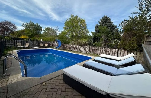 Whitby House | Great Getaway with heated pool only 40 min from Toronto