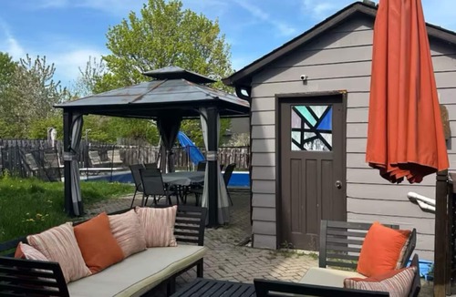 Whitby House | Great Getaway with heated pool only 40 min from Toronto