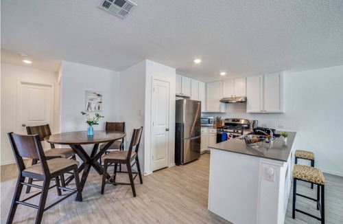 Southside House | Great Green House -Comfort, Location, & Amenities