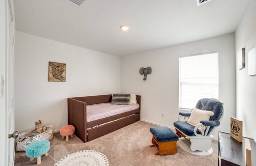 Southside House | Great Green House -Comfort, Location, & Amenities