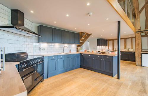 Sittingbourne House | Great Higham Barn Complex by Bloom Stays