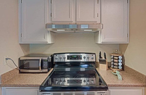 Oso Grande House | Great hiking trails. Minutes from great restaurants. Private outdoor space!