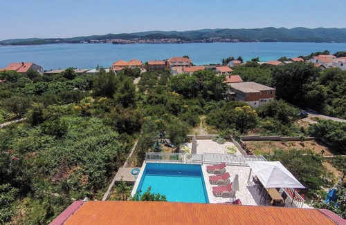 Kuciste Villa | Great holiday Villa Perna with pool and view to Korčula island!
