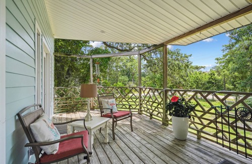 Mandeville House | Great house steps to the lakefront!