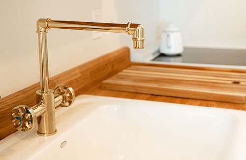 New Castle Apartment | Great Island Inn - Deluxe King Studio Apartment