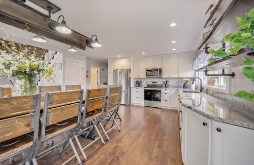 Lake Harmony House | Great Lake Escape by PMR, 8BR Lakefront, Private Dock & Sun Deck, Sleeps 26