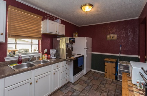 Clifton House | Great 'Lake House #2' Just Yards From Marina & Lake Access