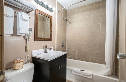 South Haven Hotel | Great Lakes Inn and Suites
