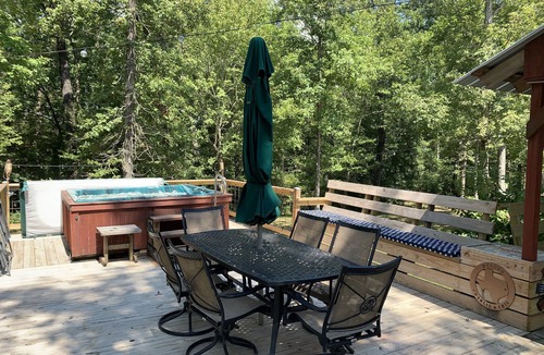 Broaddus House | Great location for fisherman