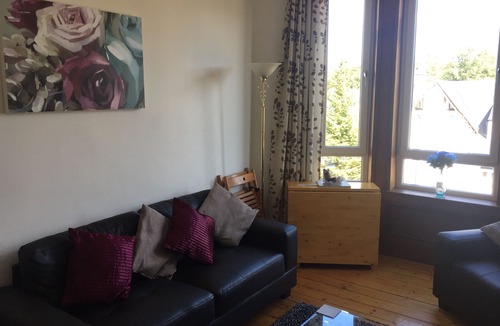 Whiteinch Apartment | Great Location, 2 Bed Scotstoun/West End Flat