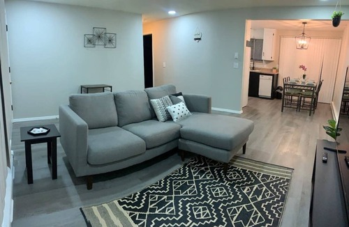 Puyallup Apartment | 😍GREAT LOCATION 2BD/1BTH UNIT W/PVT BACKYARD 😍