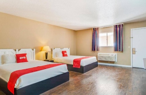 Elk City House | Great Location! 3 Spacious Units w/ FREE Parking, Minutes to Ackley Park