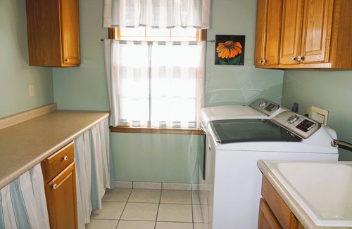 Southwest Topeka House | GREAT Location 4 bedroom, 4 1/2 bath home
