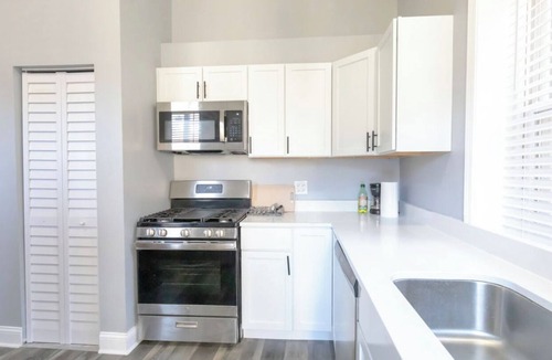 Bridgeport Apartment | Great Location. 5min to McCormick place. Downtown. Chinatown