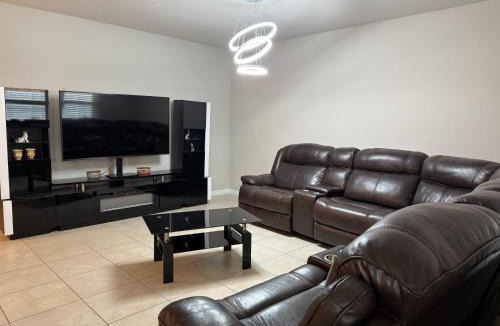 Mariner Ski Chalet | Great location and amenities