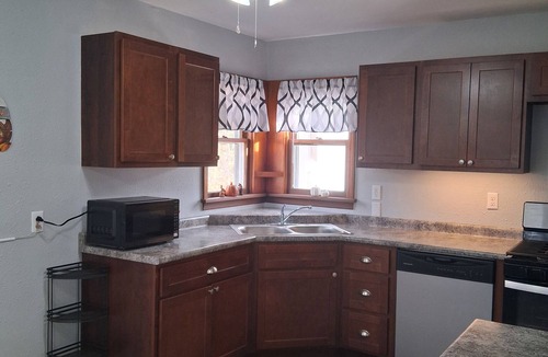 Farmington House | Great Location! Cozy 2 Bedroom-Close to Parks and Attractions, Great Sunsets!
