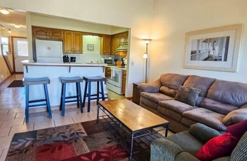 Holiday Island House | Great location for exploring Northwest Arkansas!