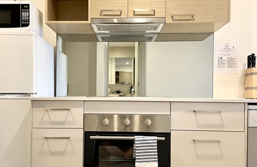 Cheltenham Apartment | Great Location I Golf I Work I Relocation