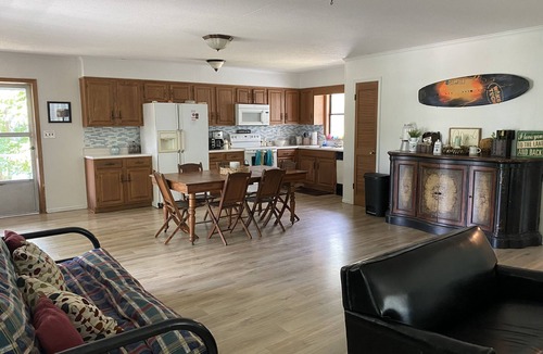 Henrico Cottage | Great Location Lake Gaston Waterfront Cottage