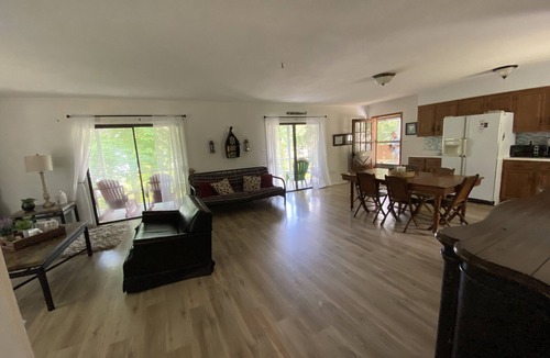 Henrico Cottage | Great Location Lake Gaston Waterfront Cottage