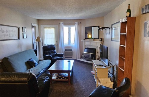 Lincoln Condo | Great location, Mountain View