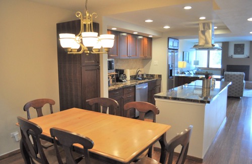 North Park City Condo | GREAT LOCATION! ON FREE BUS ROUTE, POOL TABLE, & grocery is across the street!