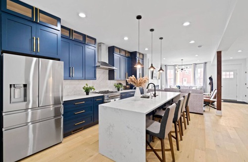 Bucktown House | Great location! Spacious 6BD Home + Garage!