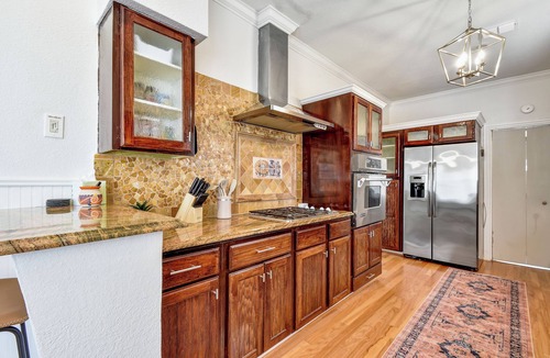 Monticello Park House | Great Location & Stylish ~Pool ~Hot Tub ~Game Room ~Sleeps 10+
