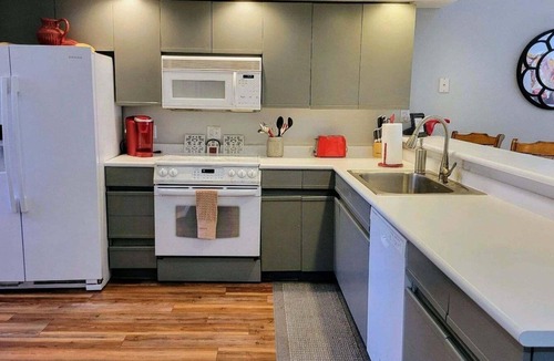 Table Rock Condo | Great Location To All Branson Has To Offer in this 3 bedroom, 3 bath Condo