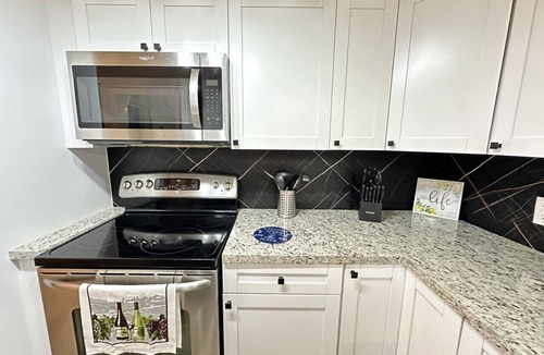 Fort Lauderdale House | Great location Pool home w/ Pool table 5br