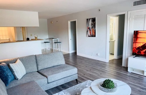 Harbor Beach Apartment | Great Location! Apt. By Harbor Beach area
