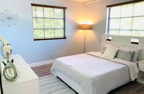 Harbor Beach Apartment | Great Location! Apt. By Harbor Beach area
