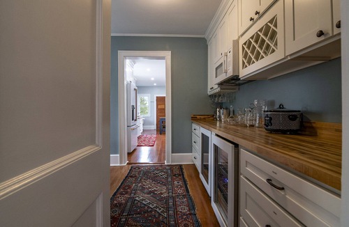 Hillcrest House | Great Location| Walk to Main Street| Large Groups