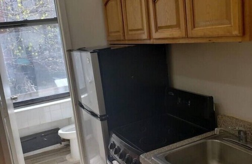 Harlem Hotel | Great Looking Studio apartment in NYC Brownstone