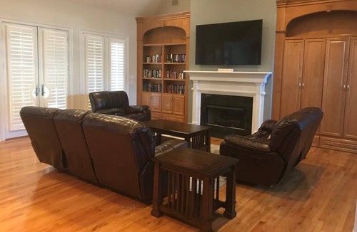 Martinez House | Great Masters rental!!