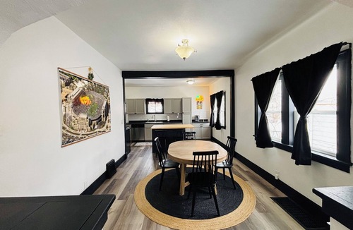 Northeast South Bend House | Great ND home for Graduation and spring stays! 4BR 2BA Home Sleeps 12- walkable!