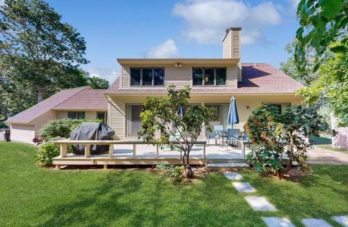 Mashpee House | Great Neck Retreat