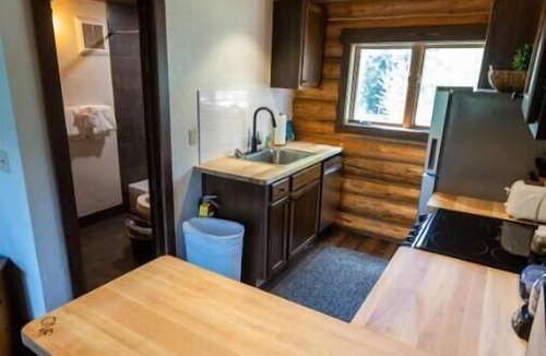 West Glacier Cabin | Great Northern Resort