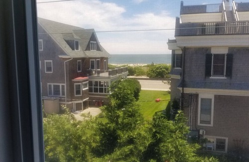 Admiral Estates Condo | Great Place and on the beach block