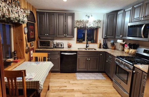 Featherville Cabin | Great Place to Get Away to!