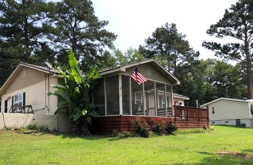Cordele House | Great Place with a Lake View!
