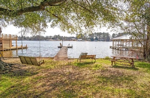 Cordele House | Great Place with a Lake View!