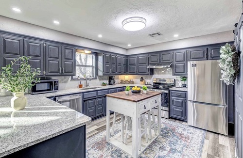 Lawton House | Great Plains Estate | BBQ | Near Fort Sill