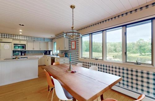 Woodstock House | Great Pond Retreat